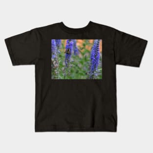 Honey Bee Foraging in the Garden Kids T-Shirt